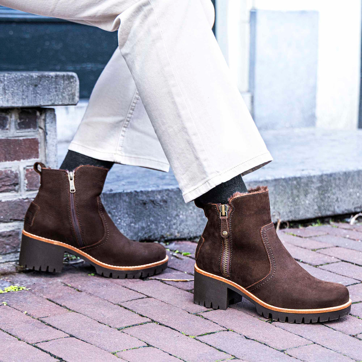 Panama Jack Pauline B19 Bruin Nubuck Dames Enkellaars met Hak en Bont